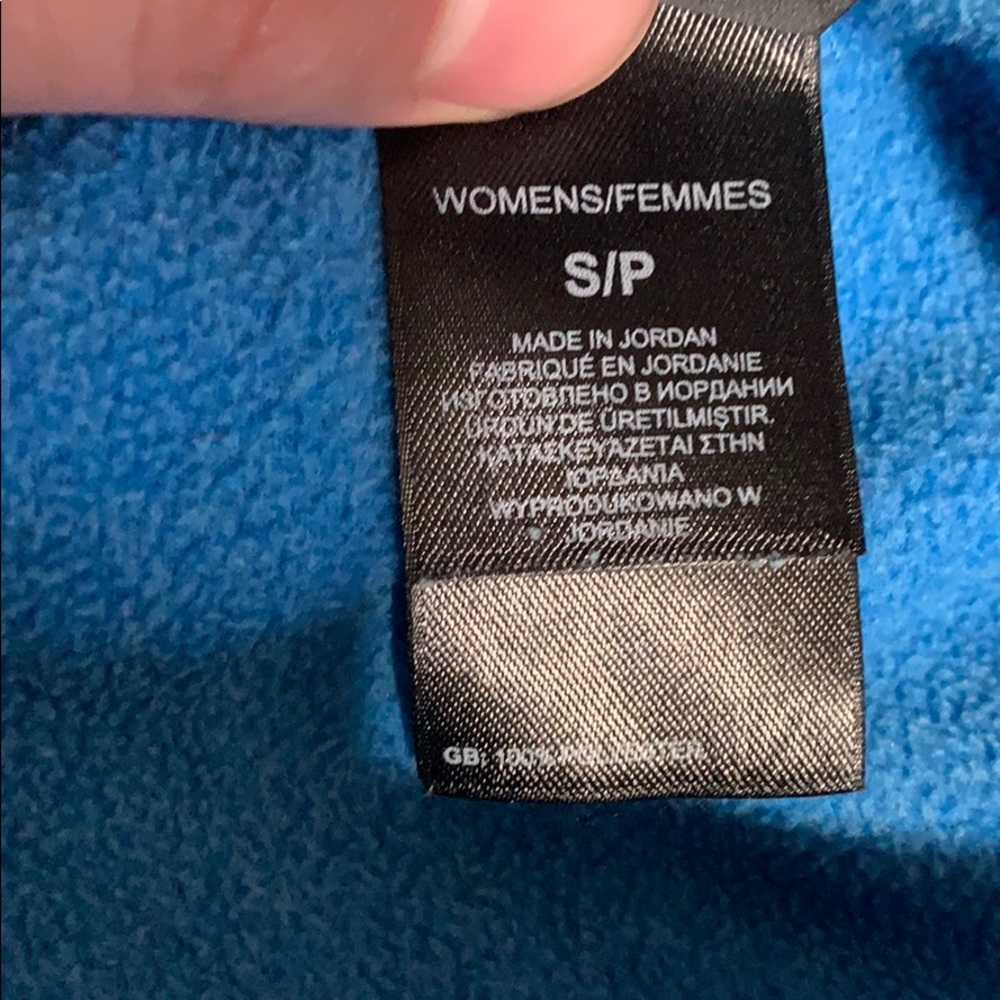 North Face fleece hoodie 100% polyester! - Picture 4 of 5